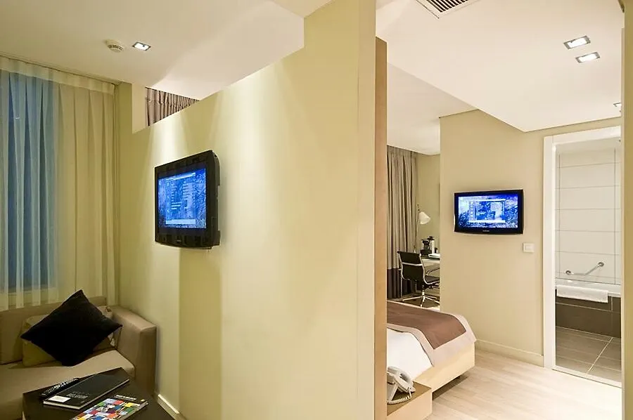 B-Aparthotel Grand Place Bruxelas 4*,